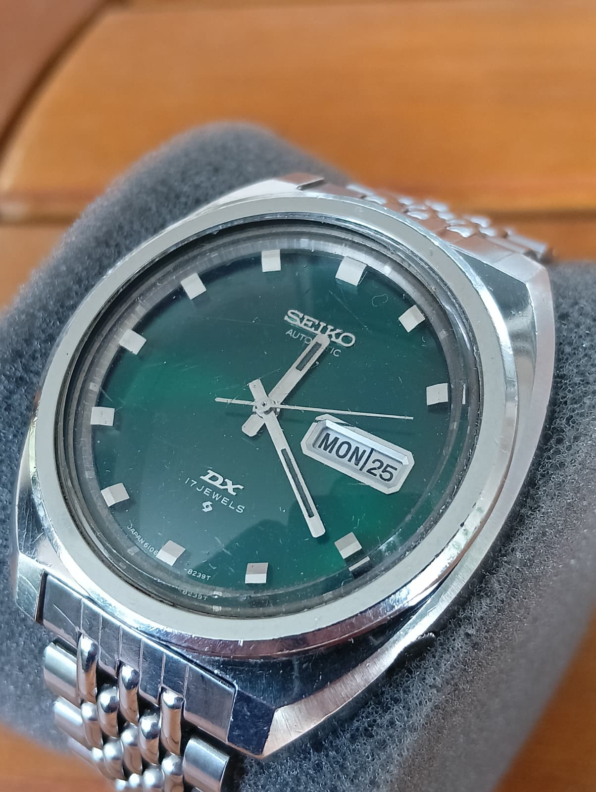 Seiko DX Rare 6106-8207 Vintage 1969 Greed Dial , Good conditions