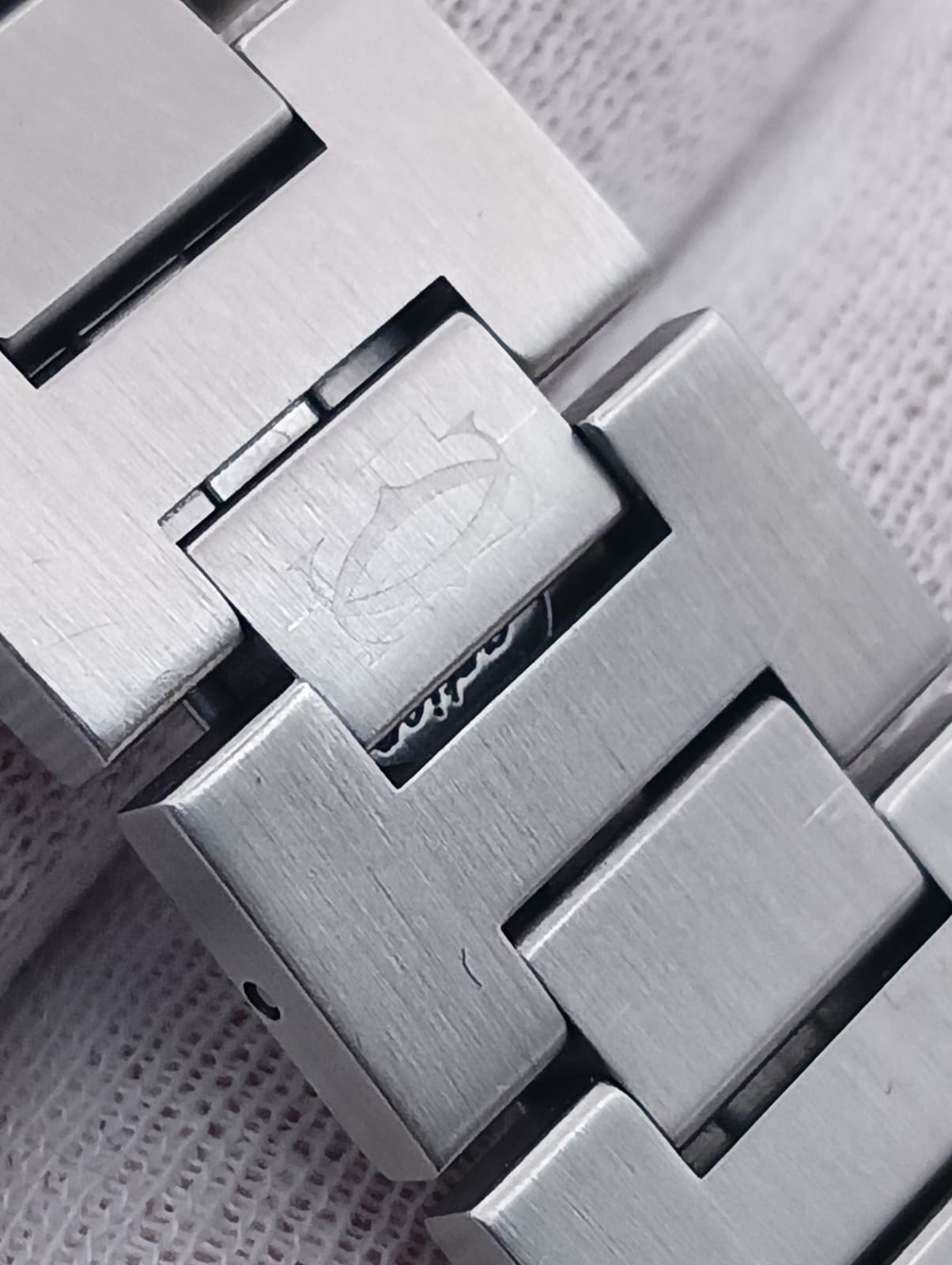 Cartier Pasha C 2324