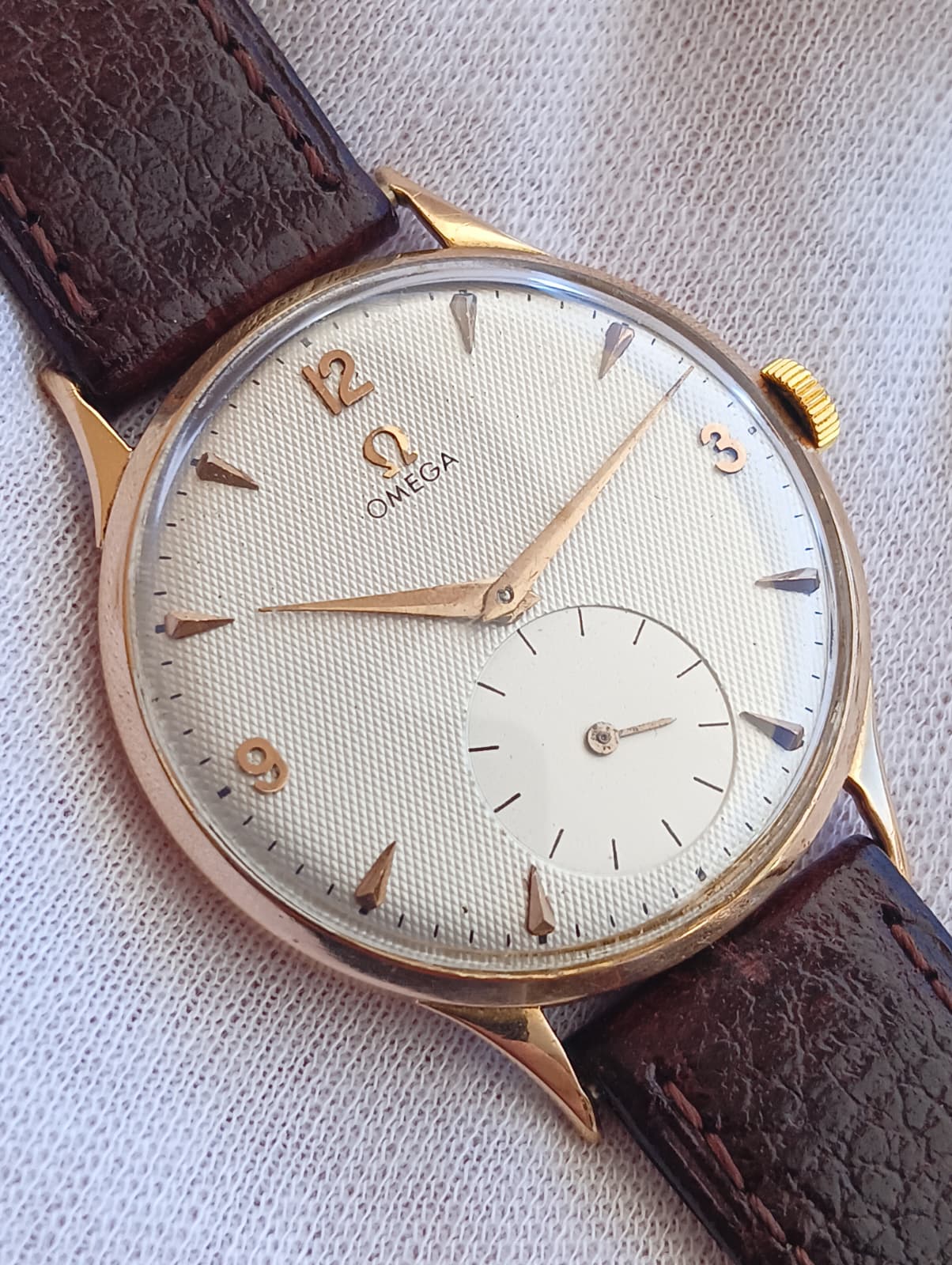 OMEGA Vintage "Honeycomb" Calatrava 18kt ⚜️